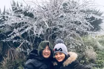 Băng giá phủ trắng Mẫu Sơn, du khách thích thú tìm đến selfie