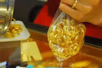 Giá vàng hôm nay 6/11: Ông Trump gặp bất lợi, vàng dội ngược