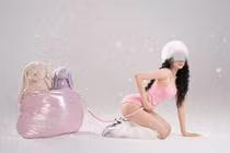 Chăm diện đồ hở đăng video "nhún nhảy", nữ dancer gây tranh cãi