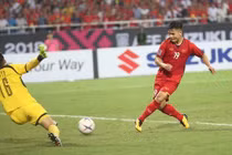 Quang Hải, Công Phượng lập công, Việt Nam hiên ngang tiến vào chung kết AFF Cup