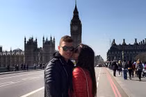 Gái một con chân dài “đốn gục” cựu cầu thủ Man City