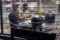 Leonardo DiCaprio lại chia tay thiên thần nội y