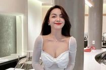 Lấy chồng ở tuổi 24, cô giáo dạy tiếng Anh gợi cảm hết cỡ