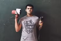 Đầu xuân nghe chàng tuổi Tuất kể chuyện khởi nghiệp bằng “thời trang đồng nát“