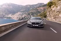 Jaguar chốt giá mẫu sedan XJR575 từ 2,65 tỷ đồng