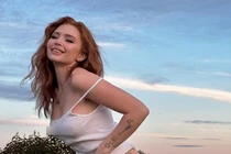 Chuộng mốt không phòng hộ, “cô gái xinh đẹp nhất trên TikTok” gây chú ý