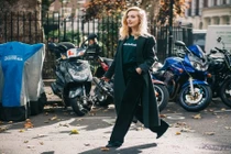 Hot girl chân ngắn kiếm tiền tỷ nhờ đăng ảnh thời trang