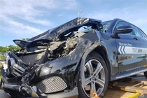 Mercedes chạy thử đâm liên hoàn xe máy, xe tải ở Đà Nẵng