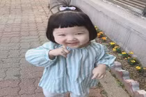  Quá đáng yêu, cô bé má bánh bao gây sốt cộng đồng mạng 