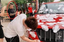 Sự thật "động trời" đằng sau vụ đỗ xe thiếu ý thức bị dán đầy băng vệ sinh