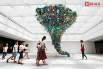 Loạt tác phẩm nghệ thuật khổng lồ biến hóa từ rác thải nhựa