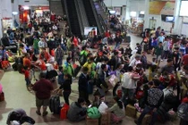 Phát sợ với cảnh vật vờ, trắng đêm chờ về quê ăn Tết