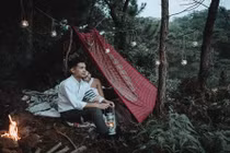 Đám cưới bí mật của cặp đôi Việt được báo Tây khen ngợi