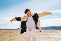 Dân tình "bóc" loạt đồ chất chơi của Sơn Tùng M-TP trong MV Hãy trao cho anh