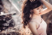 Hot girl phố biển xinh đẹp theo một lúc bốn nghề