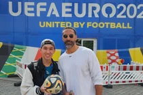 Phát Freestyle tâng bóng khiến Rio Ferdinand phấn khích tại EURO 2024
