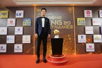 Hoàng Đức lẻ bóng tại Gala Quả bóng vàng, bạn gái cũ giờ ra sao?