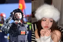 Nữ Quân y gây bão mạng, visual chẳng kém gì các hot girl