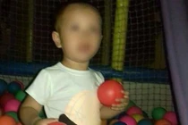 Công an điều tra nghi vấn bé trai 3 tuổi suýt bị bắt cóc khi đi siêu thị 