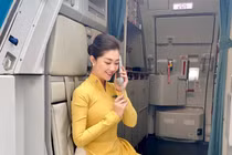 Nữ tiếp viên hàng không xinh miễn chê, sở hữu học vấn "khủng"