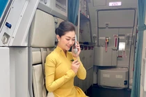 Nữ tiếp viên hàng không xinh miễn chê, sở hữu học vấn "khủng"