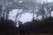 Dân phượt rủ nhau tìm băng giá ở Cao Bằng