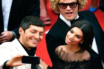 Khoảnh khắc vui nhộn của các sao trên thảm đỏ Cannes 2017