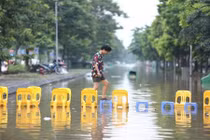 Dân mạng có ảnh gì vui ngày Hà Nội ngập lụt trên diện rộng?