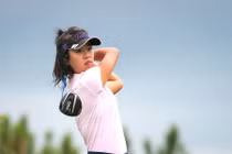 Trầm trồ trước tài sắc của hot girl làng golf Việt