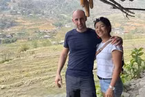 “Cô gái H'Mông nói tiếng Anh như gió” đưa bạn trai về Việt Nam