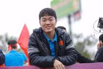 3 tiếng kẹt xe và nụ cười hạnh phúc của cầu thủ U23 Việt Nam