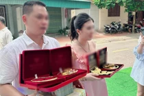 Đám cưới ở Quảng Ninh: Cô dâu đeo đầy vàng, mâm cỗ ngồn ngộn