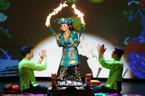 Hầu đồng: Nghi lễ hay trò giải trí?