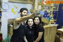 Thăm ngôi nhà của "soái ca râu xồm" tân trang ngõ phố cổ