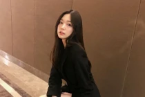 Ái nữ 18 tuổi gây mê dân mạng bằng chiều cao khủng