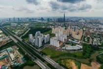 Kỳ lạ những khu nhà vắng vẻ và xuống cấp ở Thủ Thiêm 