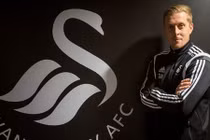 Chân dung người chăn thiên nga đen sắp bị sa thải