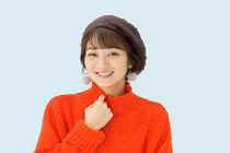 Cận cảnh nhan sắc bỏng mắt bà xã trung vệ Nhật Bản tại Asian Cup 2019