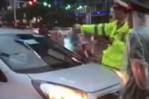 Danh tính tài xế taxi “đè đầu” đoàn xe ưu tiên ở Hà Nội 