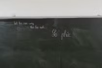 Bộ ảnh bế giảng mùa dịch bệnh, ai nhìn cũng xót xa