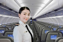 Phát sốt với body nóng bỏng, gương mặt không tuổi của nữ phi công Việt