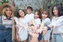 Ảnh kỷ yếu "để đời" của nhóm bạn cùng phòng