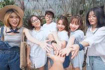 Ảnh kỷ yếu "để đời" của nhóm bạn cùng phòng