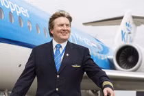 Vua Hà Lan bí mật lái máy bay chở khách suốt 21 năm