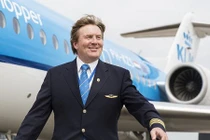 Vua Hà Lan bí mật lái máy bay chở khách suốt 21 năm