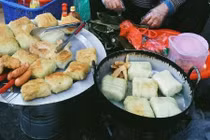 Bánh chưng rán, món ăn sáng đưa giới trẻ về tuổi thơ