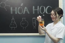 Xuất hiện cô giáo "bên ngoài dạy Hoá, bên trong streamer"