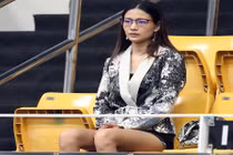 Nhan sắc trưởng đoàn bóng đá nữ Thái Lan tại SEA Games 29