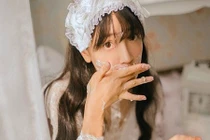 Nữ học sinh bất ngờ nổi tiếng một cách khó hiểu