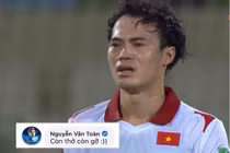 Ảnh chế bóng đá: "Chủ tịch" Văn Toàn khẩu quyết còn thở còn gỡ